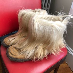 Vintage Canadian Mocatem Yeti Fur Boots
